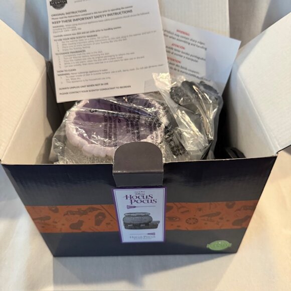 Scentsy Hocus Pocus Wax Warmer - Gently Used with Box - Picture 7 of 15